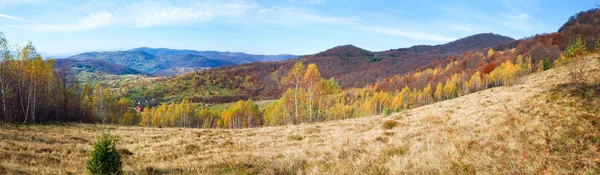 Осенняя панорама горы — стоковое фото