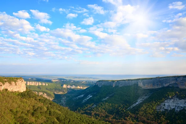 Morgon utsikt från toppen av mangup forntida bosättning — Stockfoto