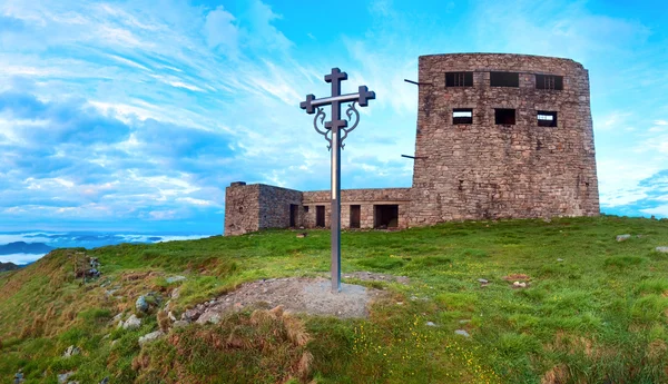 Observatory ruins on Pip Ivan mountain (Carpathian, Ukraine) — Stock Photo, Image