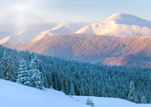 Snöiga sunrise landskap — Stockfoto