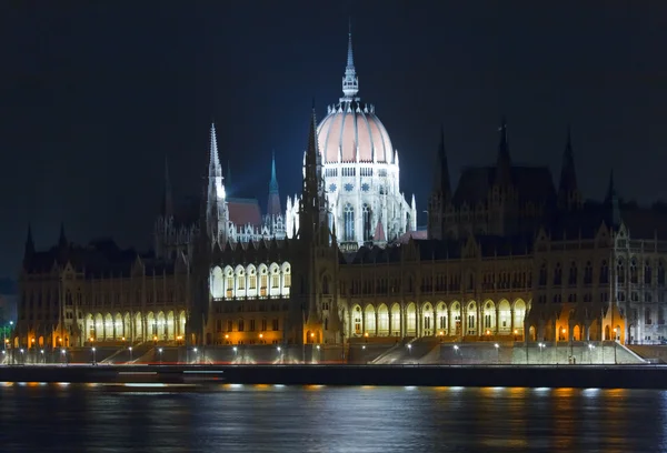 Budapest Parlement vue de nuit — Photo