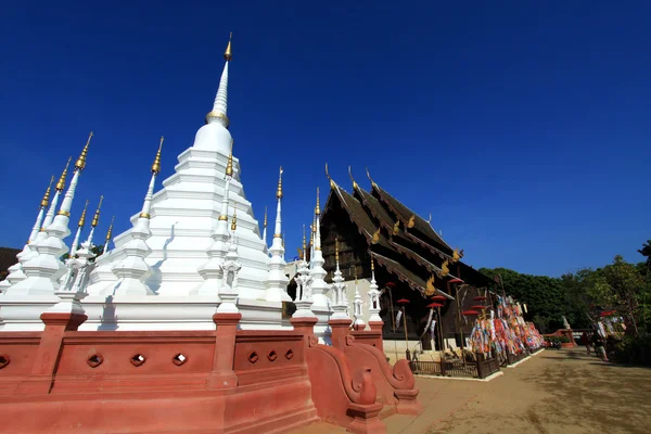 Nádherný chrám a buddha v Thajsku: Chiangmai (Wat hříčka tao) — Stock fotografie