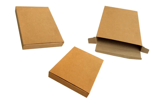 Caixa de papel kraft corrugado aberta e fechada isolada — Fotografia de Stock