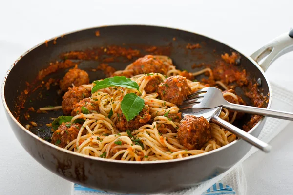 Original Italian spaghetti with meatballs in tomato sauce — Stock Photo, Image