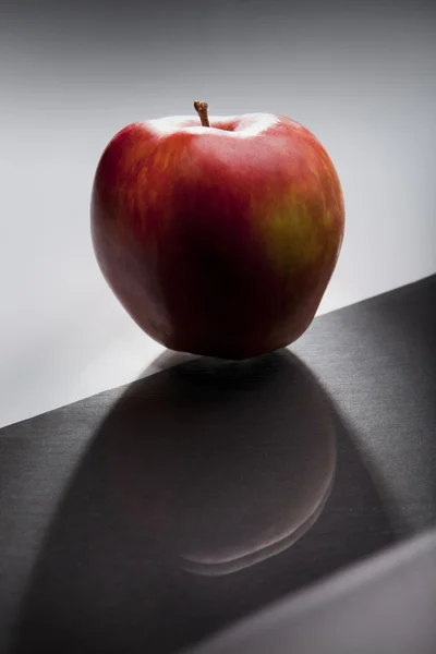 Dark red apple — Stock Photo, Image