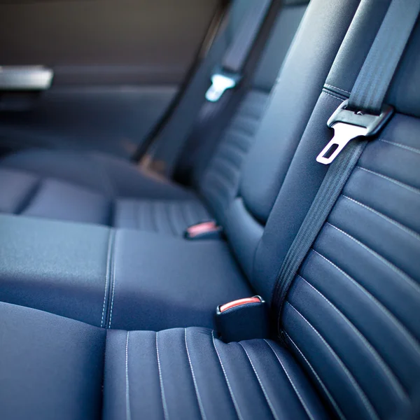 Interior moderno do carro (raso DOF - foco seletivo; cor tonificada — Fotografia de Stock