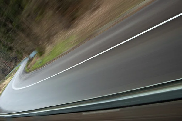 Скорость - извилистая дорога — стоковое фото