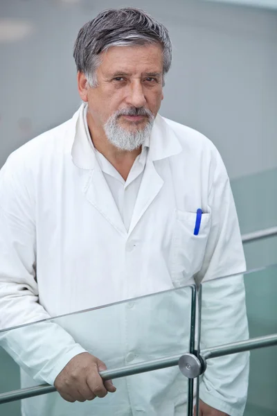 Bir Araştırma Merkezi/hastane arıyor ünlü bilim adamı/doktor — Stok fotoğraf