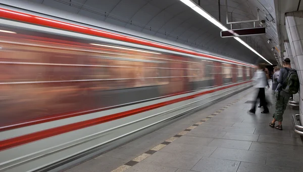 Μετρό (κίνηση θολή & χρώμα τονισμένα εικόνας) — Φωτογραφία Αρχείου
