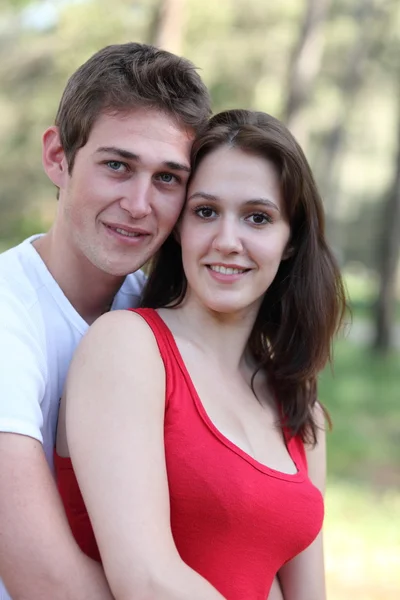 Gyönyörű fiatal pár — Stock Fotó
