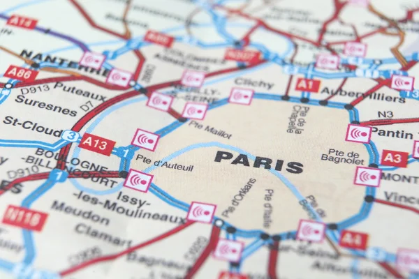 Parigi come destinazione di viaggio su una mappa — Foto Stock