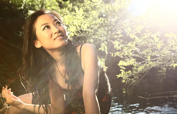 Wunderschöne asiatische Frau — Stockfoto