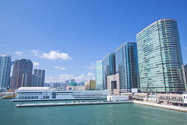 Гонконг горизонт и офисы в течение дня — стоковое фото