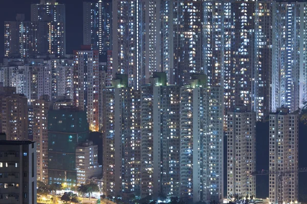 Hong kong kalabalık daireler gece - hissi "altında th — Stok fotoğraf
