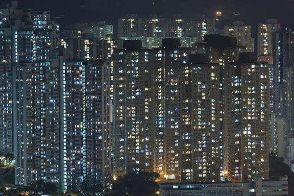 Hong Kong appartamenti affollati di notte — Foto Stock