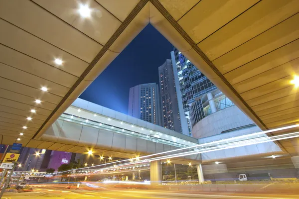 Nachts reger Verkehr in Hongkong — Stockfoto