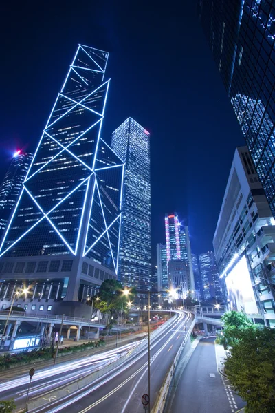 Ruch w centrum hong kong nocą — Zdjęcie stockowe