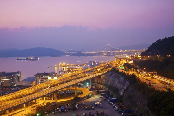 Puente Tsing Ma y escena de la carretera — Foto de Stock