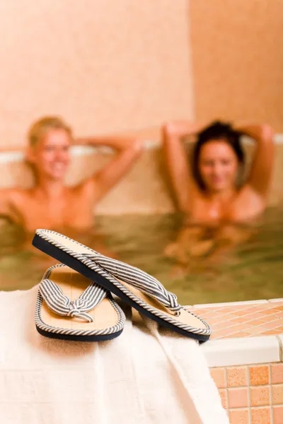 Relax spa pool two naked women inside — Stock Photo, Image