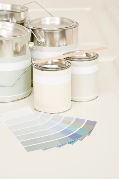 Peinture de décoration à la maison peut couleur nuancier — Photo