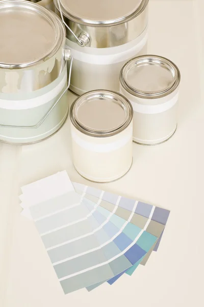 家庭装饰油漆可以颜色色板 — 图库照片