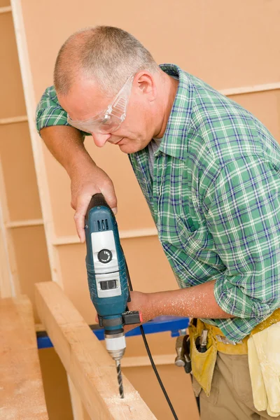 Handyman hem förbättring borrning trä — Stockfoto