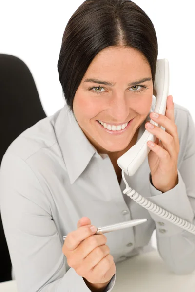 Glimlachende zakenvrouw aantrekkelijke bellen — Stockfoto