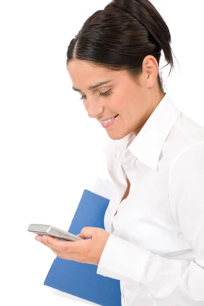 Lächelnde Geschäftsfrau attraktiv halten Telefon — Stockfoto