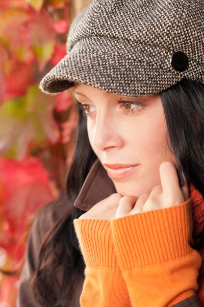 Outono retrato bonito modelo feminino rosto close-up — Fotografia de Stock