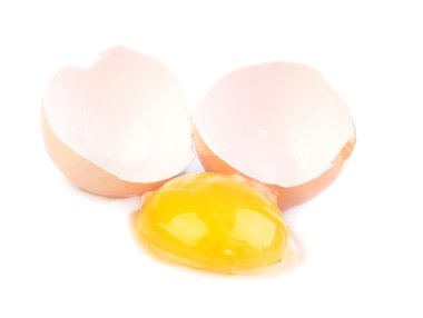 gebroken ei geïsoleerdkırık yumurta izole