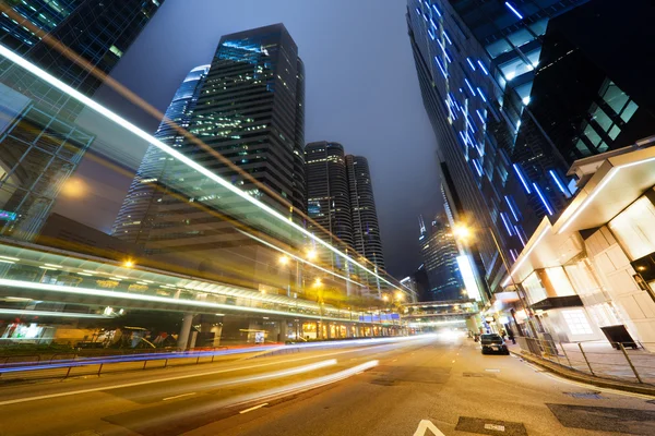 Tráfico en Hong Kong por la noche —  Fotos de Stock