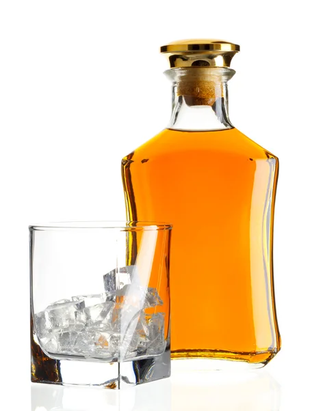 Blank label whiskey with glass and ice — Stock Photo, Image