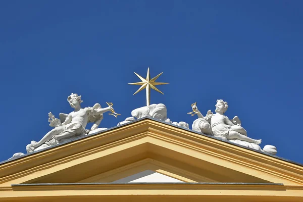 멜 크 수도원의 동상 — 스톡 사진