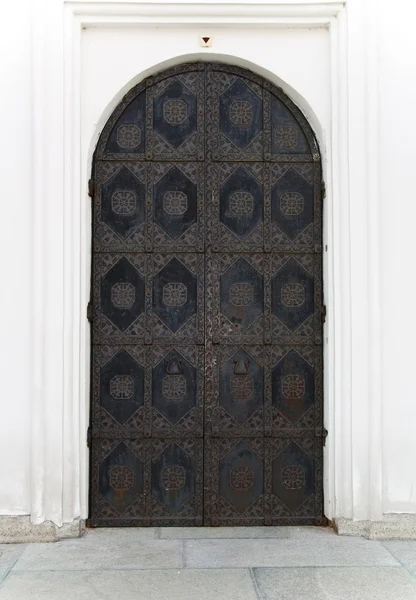 Dveře. staré dekorace dveře katedrály Nanebevzetí v Kyjevě pech — Stock fotografie