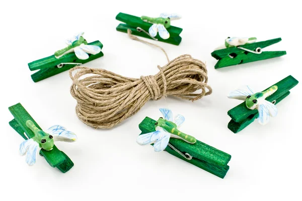 Yusufçuk ile dekore edilmiş ahşap clothespins dönüştürün — Stok fotoğraf