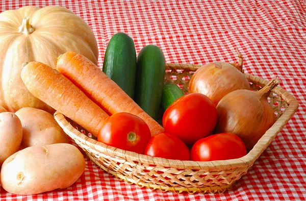Mix of autumn vegetables on farmer market — Stock Photo, Image