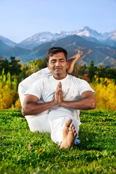 Yoga Advance pose in mountains — Stock Photo, Image