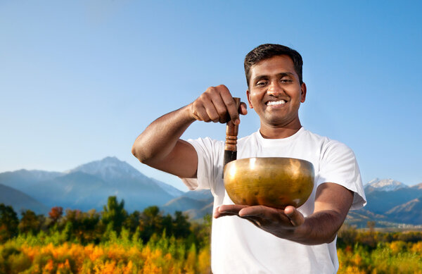 Медитация йоги с Тибетским кубком
