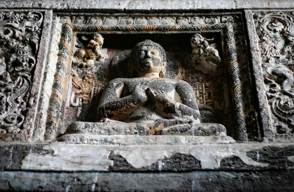 Buda em cavernas Ajanta — Fotografia de Stock