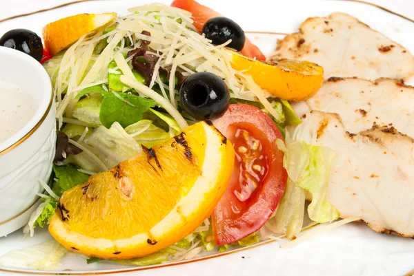 Salada com chiken — Fotografia de Stock