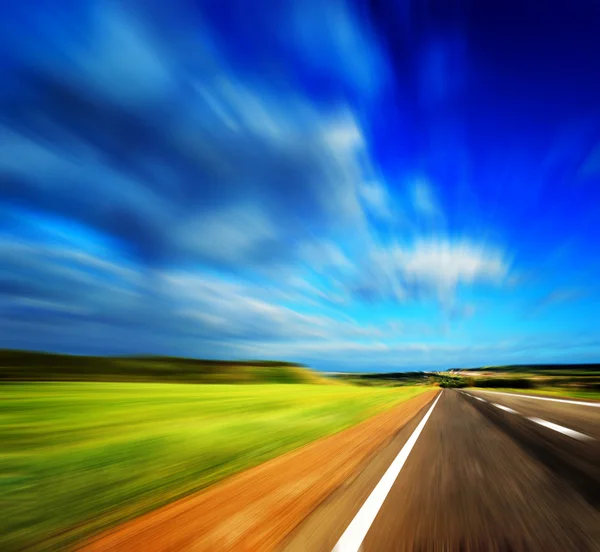 Blured drogi i niebo — Zdjęcie stockowe