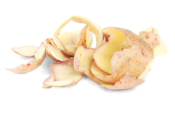 Картопляна шкірка ізольована на білому тлі — стокове фото