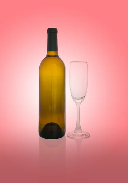 Leere Flaschen und Gläser — Stockfoto