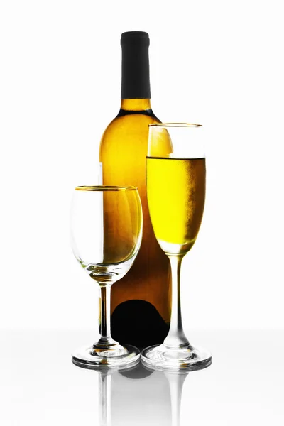 瓶与酒的眼镜 — 图库照片