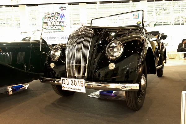 Auto clásico Morris 8 Series E Tourer en pantalla —  Fotos de Stock
