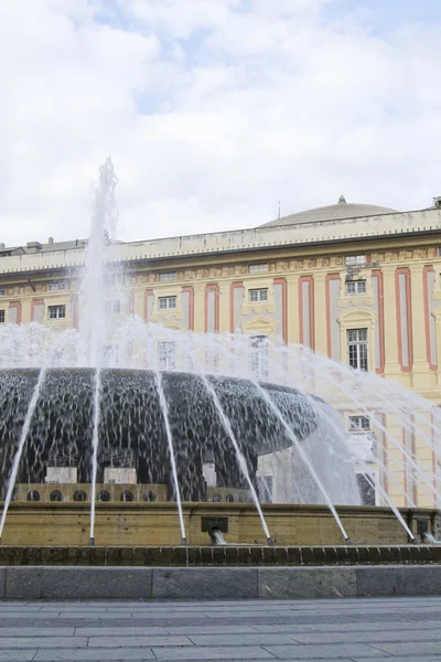 Palacio Ducal y la fuente —  Fotos de Stock