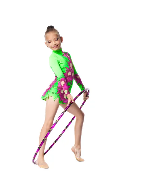 Jeune fille spectacle gymnastique danse avec cerceau — Photo