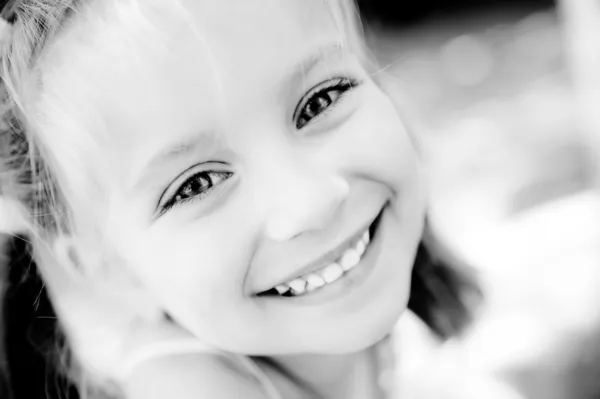 Little girl smiling — Stock Photo, Image