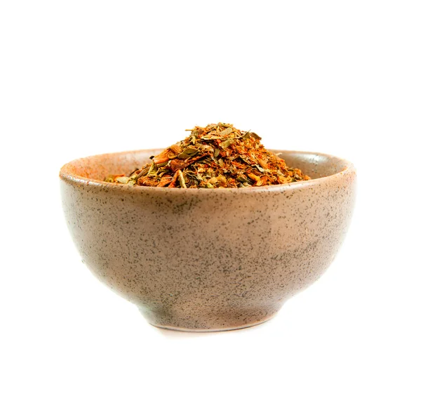 Kryddor i en keramikskål — Stockfoto