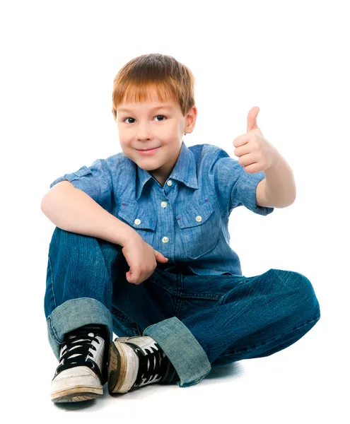 Retrato de menino dando-lhe polegares — Fotografia de Stock